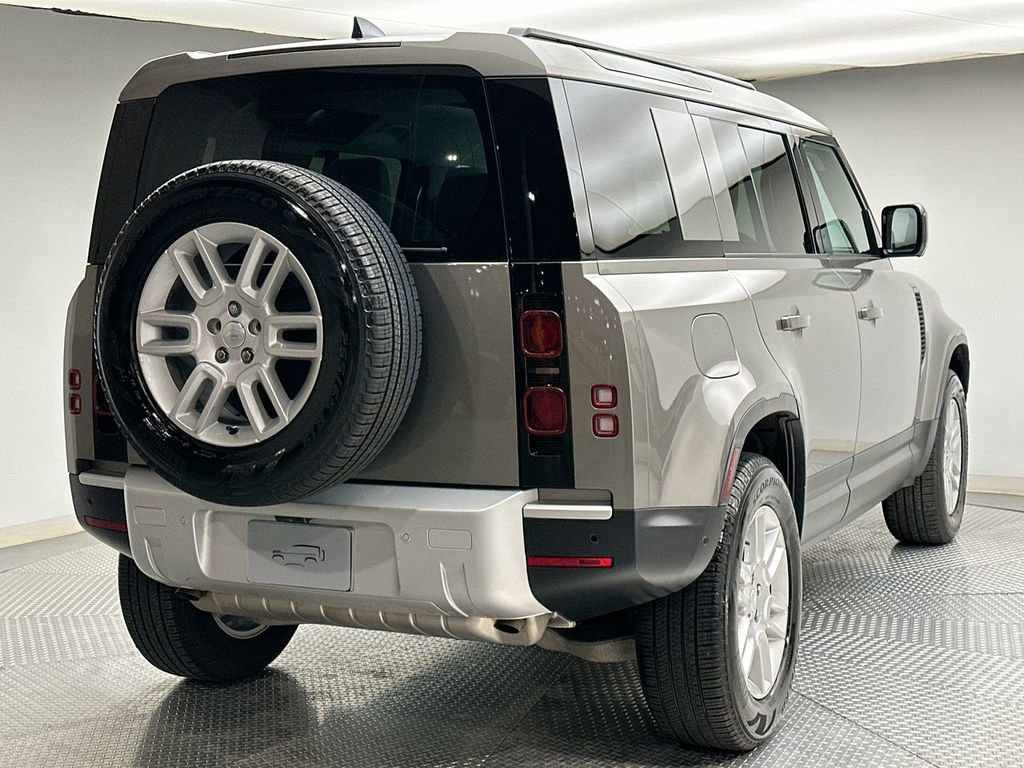 Used 2025 Land Rover Defender 110 S image 13