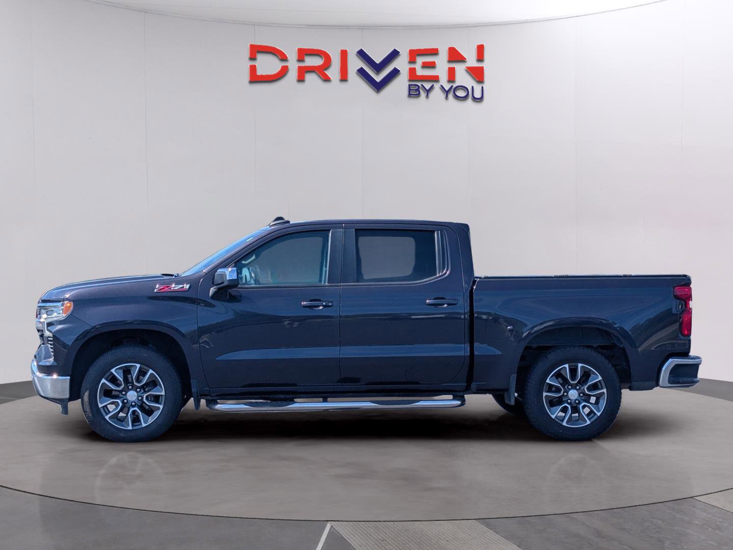 Used 2022 Chevrolet Silverado 1500 LT w/ Z71 Off-Road Package image 2