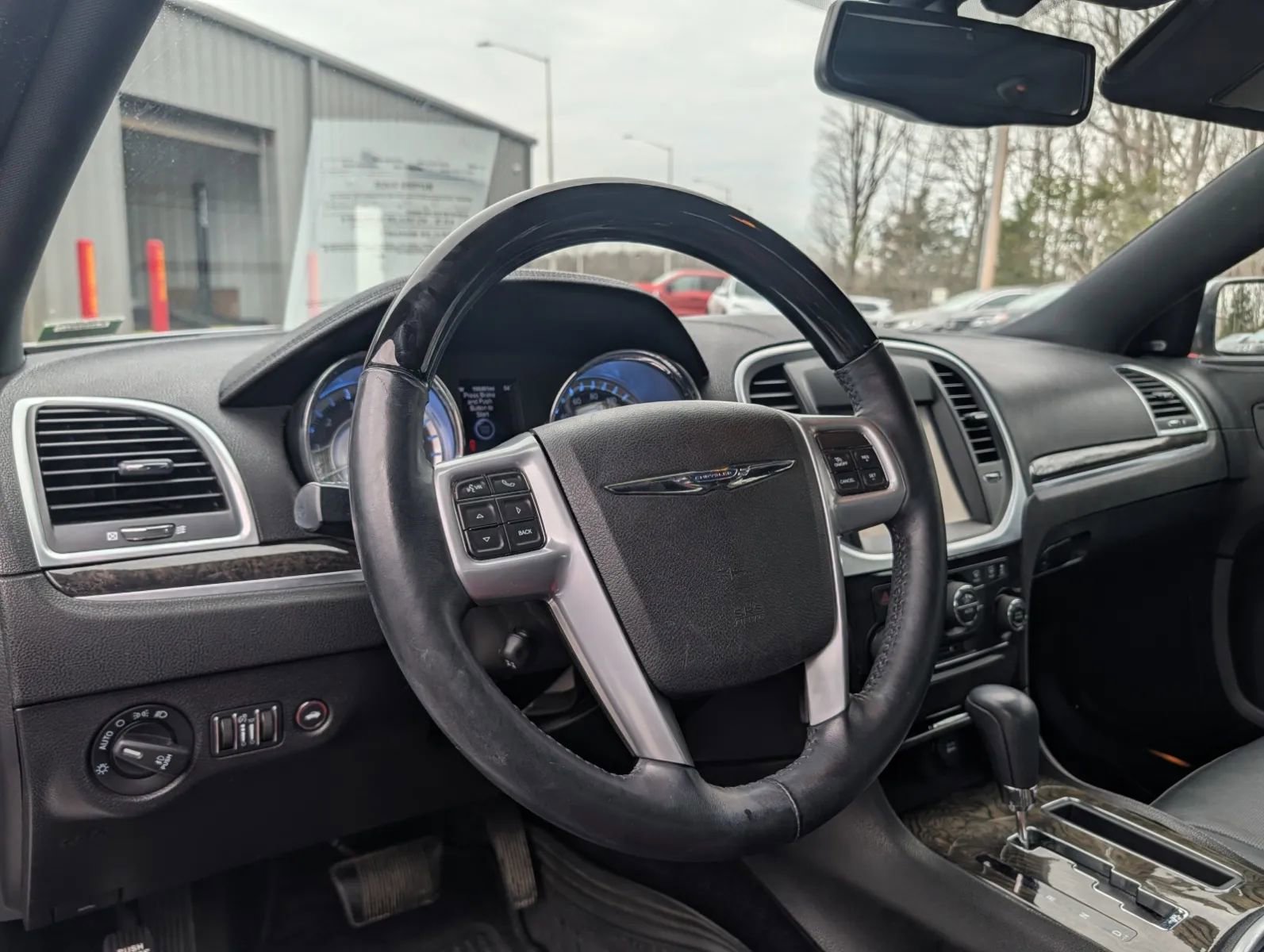 Used 2014 Chrysler 300 C image 7