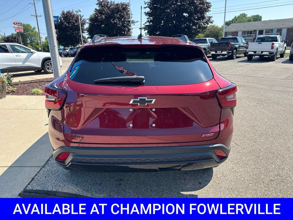 Used 2025 Chevrolet Trax RS w/ Sunroof Package FWD image 5