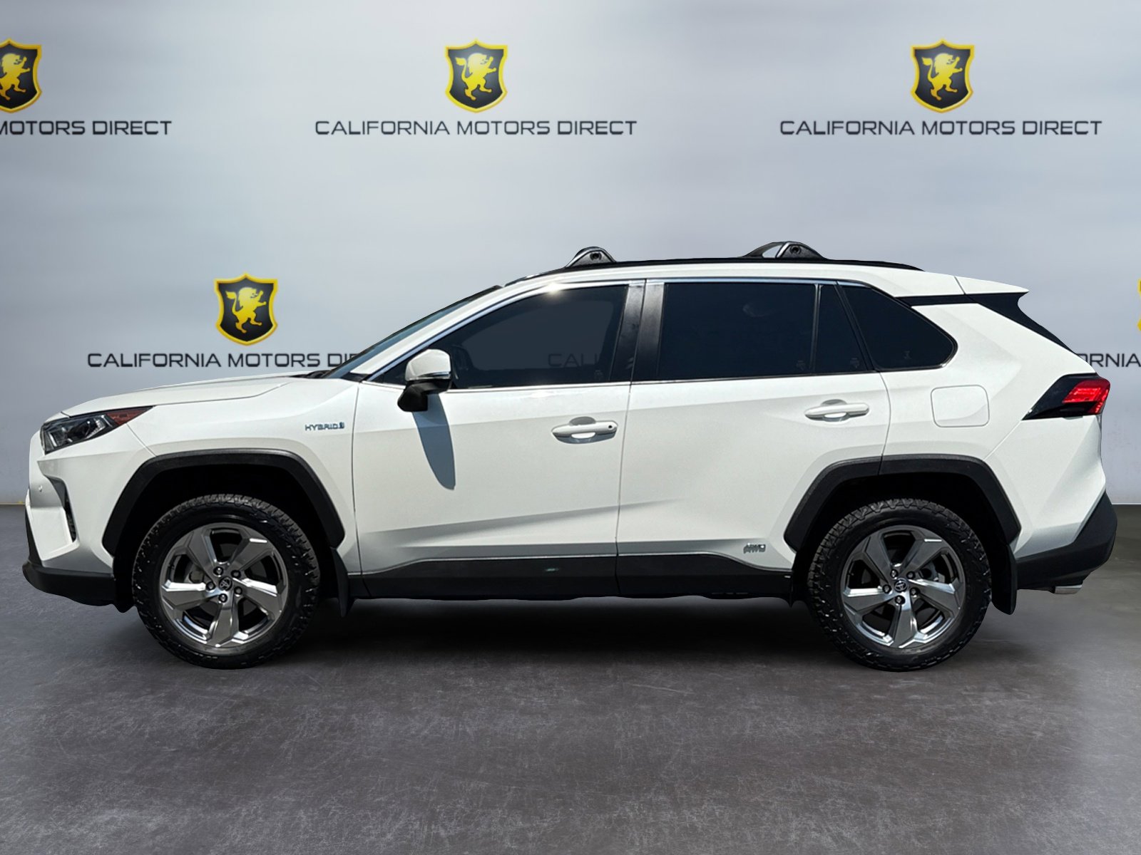 Used 2021 Toyota RAV4 XLE Premium image 2