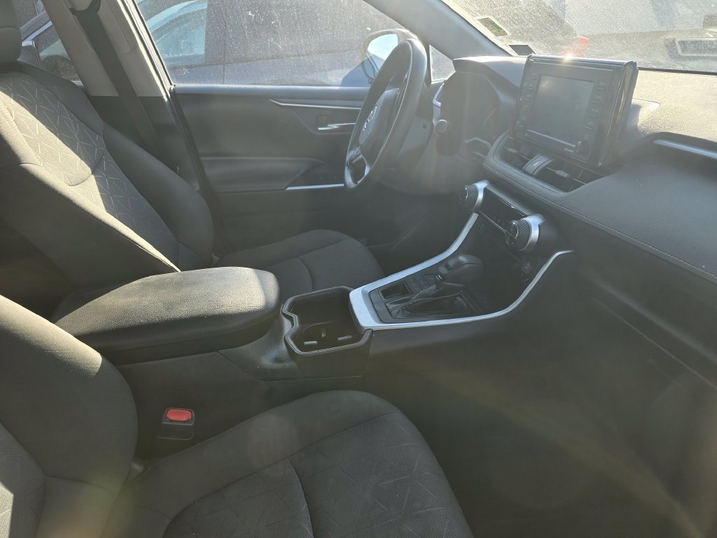 Used 2022 Toyota RAV4 XLE AWD/4WD image 14