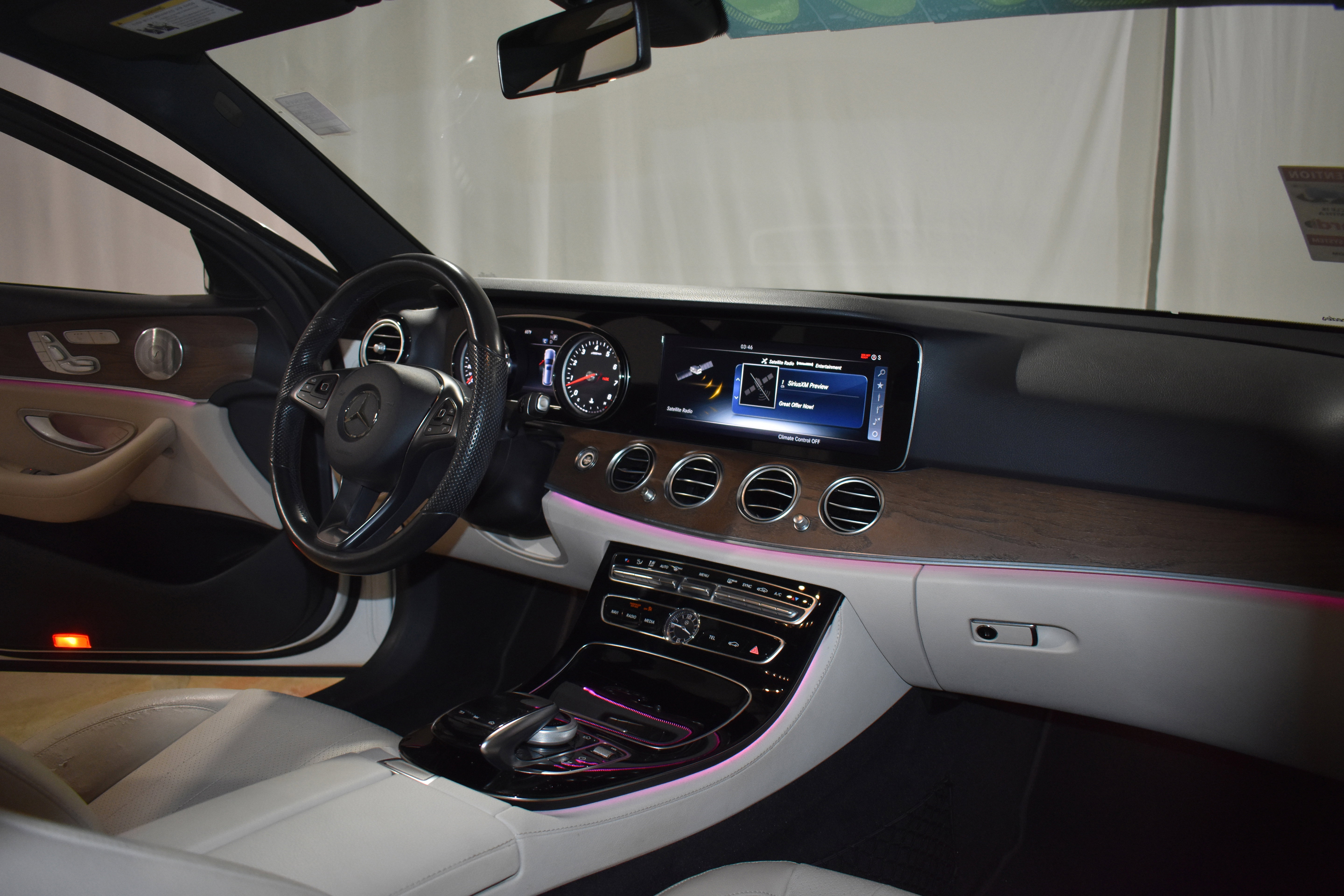 Used 2017 Mercedes-Benz E 400 4MATIC Wagon image 32