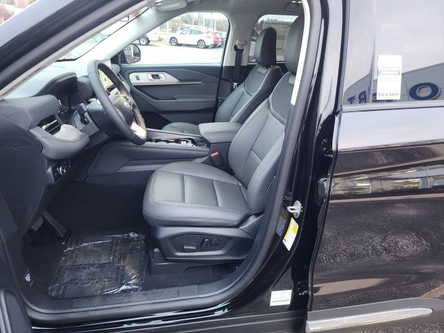 New 2025 Ford Explorer Active w/ Active Comfort Package image 14