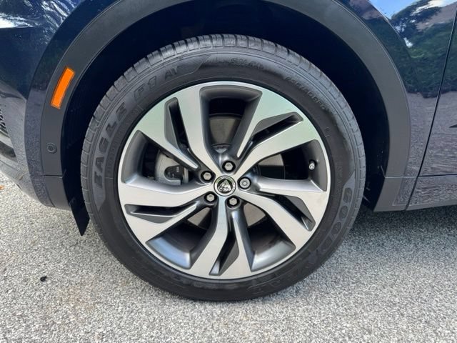 Certified 2024 Jaguar E-PACE R-Dynamic SE AWD/4WD image 2