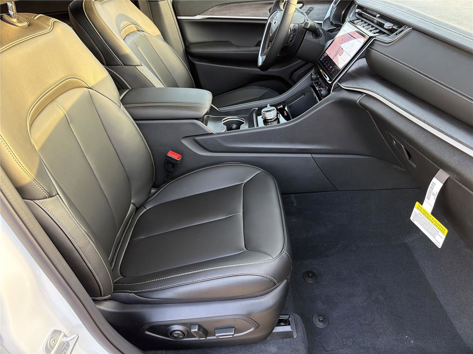 New 2025 Jeep Grand Cherokee Limited w/ Black Appearance Package image 14