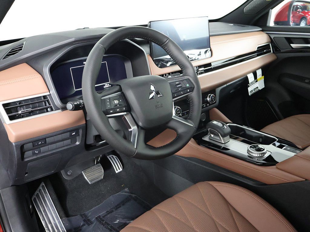 New 2025 Mitsubishi Outlander SEL image 32