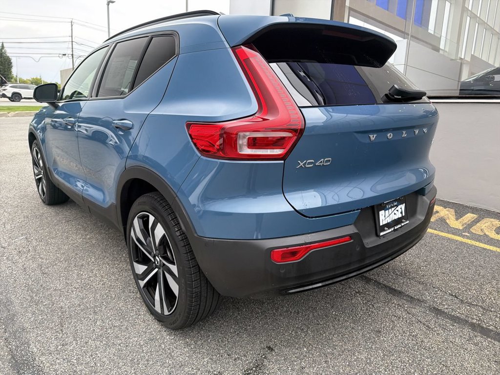 Certified 2024 Volvo XC40 B5 Plus w/ Climate Package AWD/4WD image 6