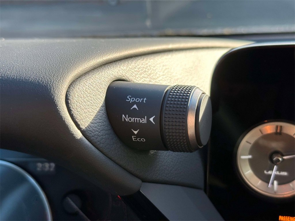 New 2025 Lexus ES 350 w/ Premium Package image 30