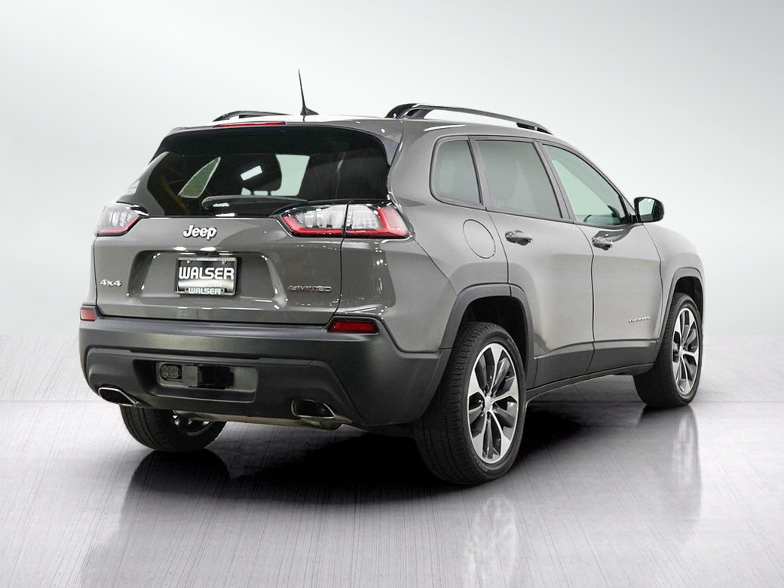 Used 2022 Jeep Cherokee Limited w/ Elite Package AWD/4WD image 5