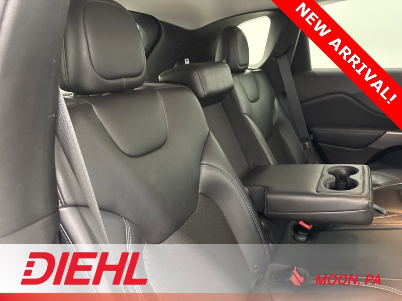 Used 2019 Jeep Cherokee Latitude Plus w/ Cold Weather Group image 8