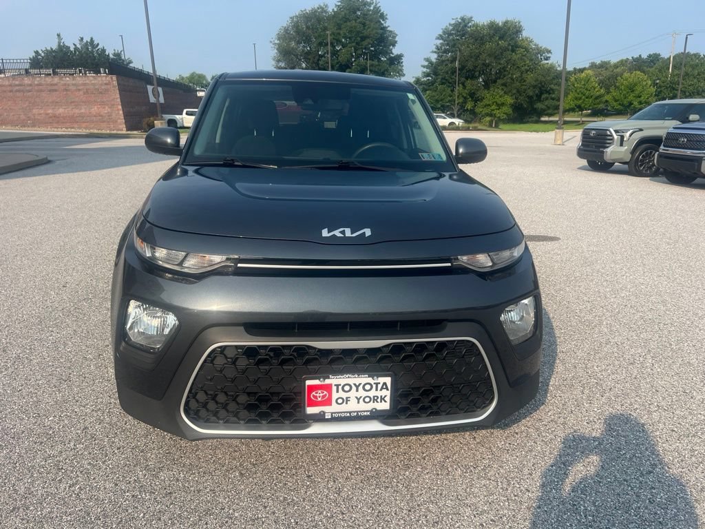 Used 2022 Kia Soul LX w/ Technology Package FWD image 2