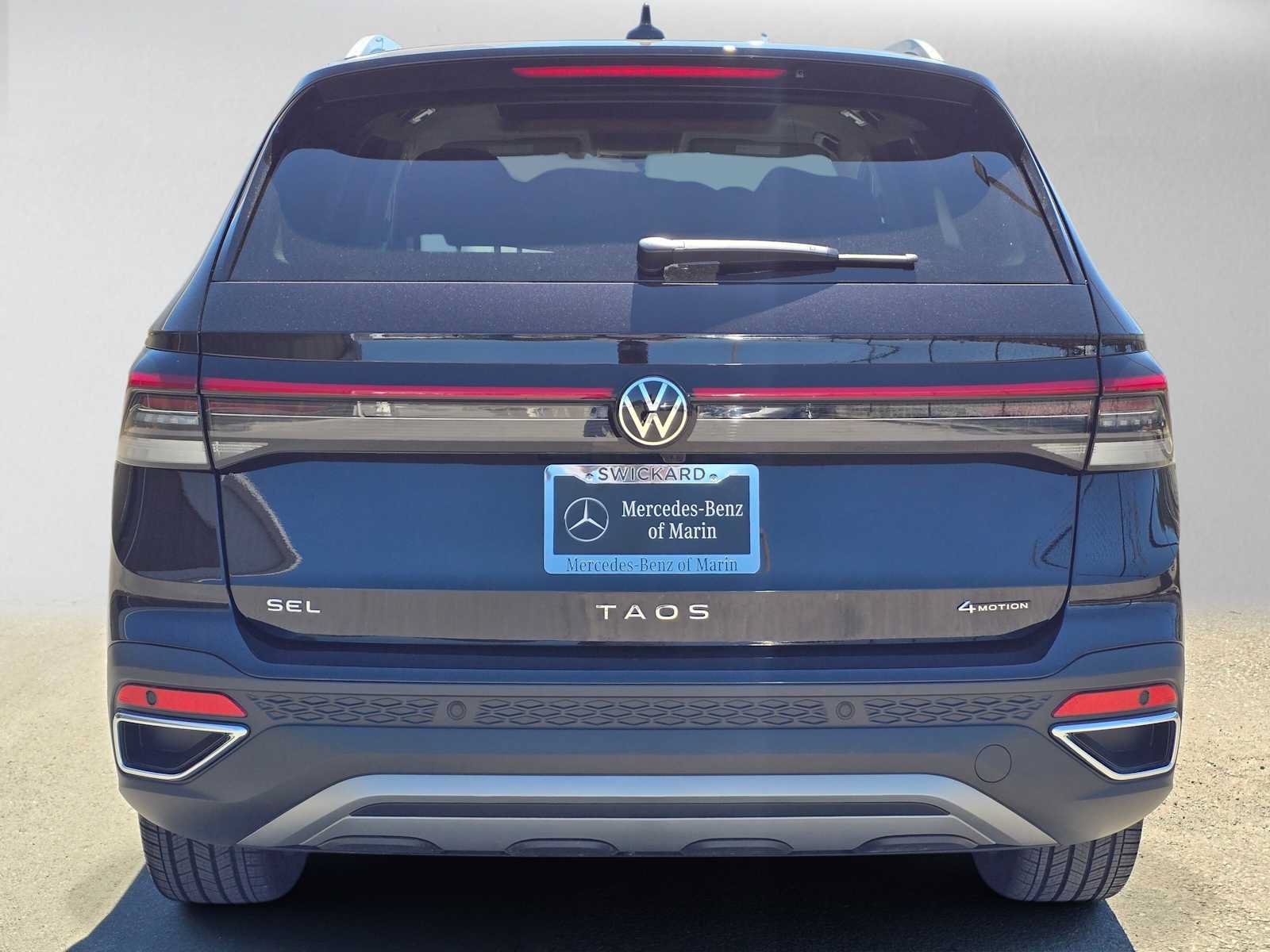 Used 2025 Volkswagen Taos SEL AWD/4WD image 4