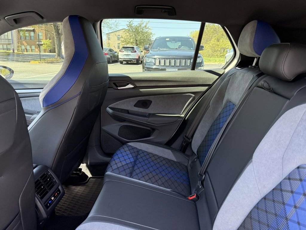 Used 2025 Volkswagen Golf R Black Edition image 18