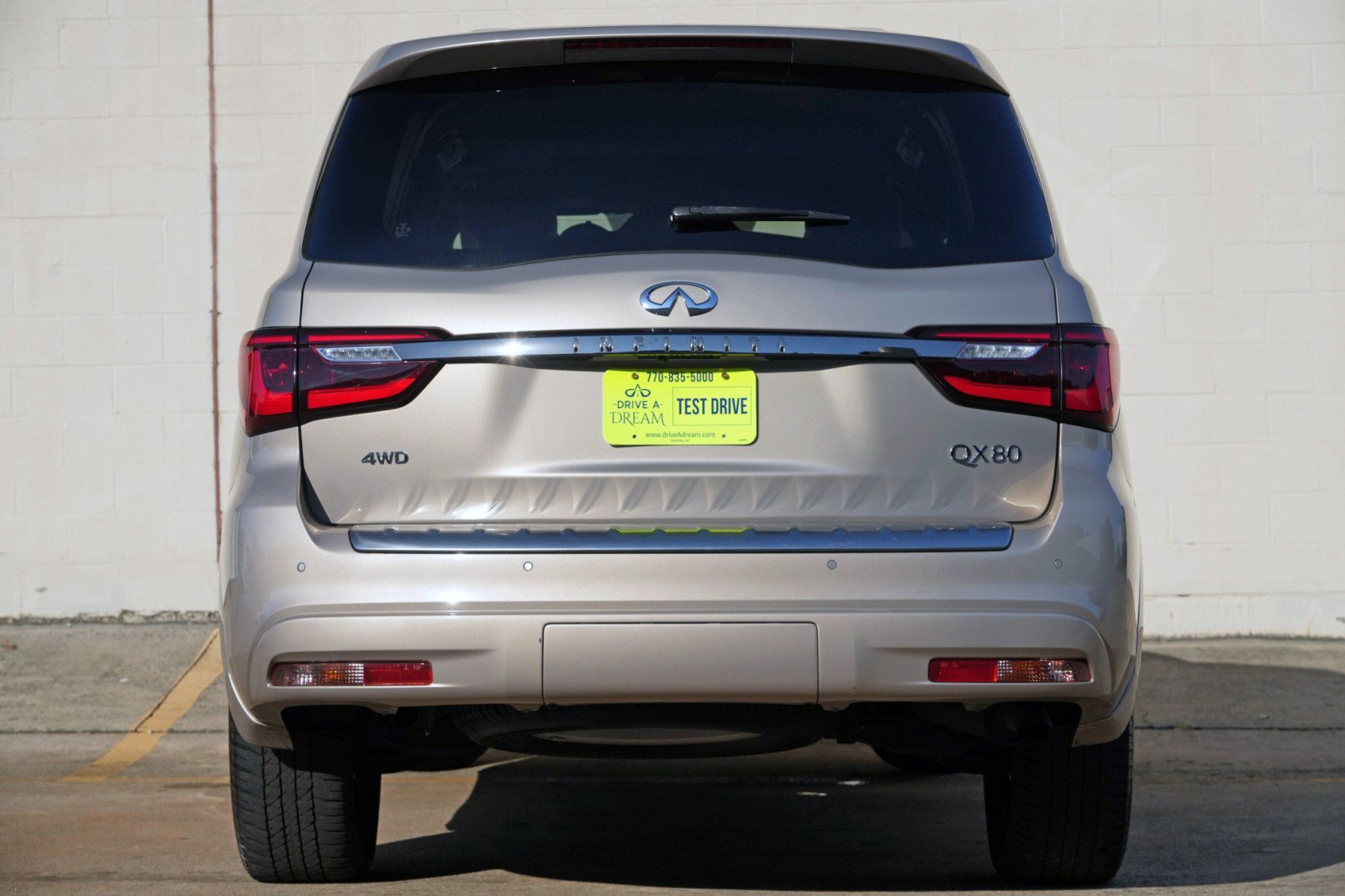 Used 2024 INFINITI QX80 Sensory AWD/4WD image 11