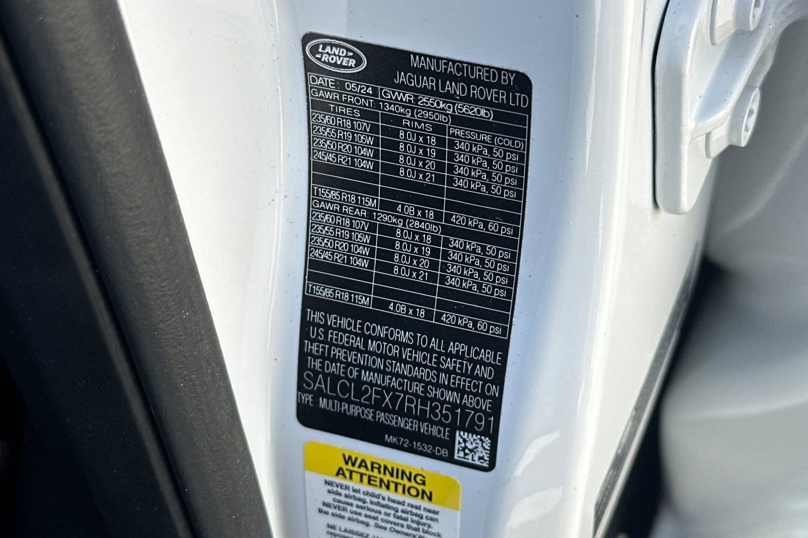 Used 2024 Land Rover Discovery Sport Dynamic SE AWD/4WD image 37