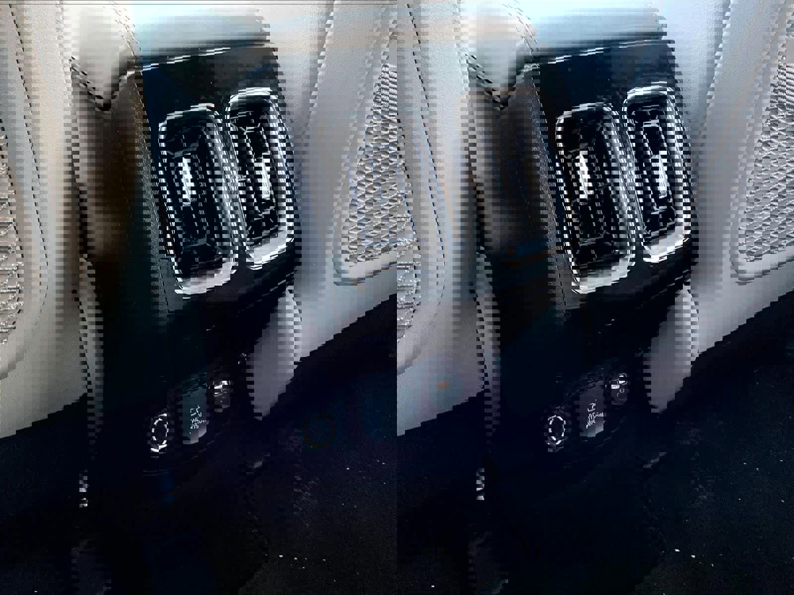 Used 2023 Kia Sorento SX Prestige w/ Panoramic Sunroof Package image 29