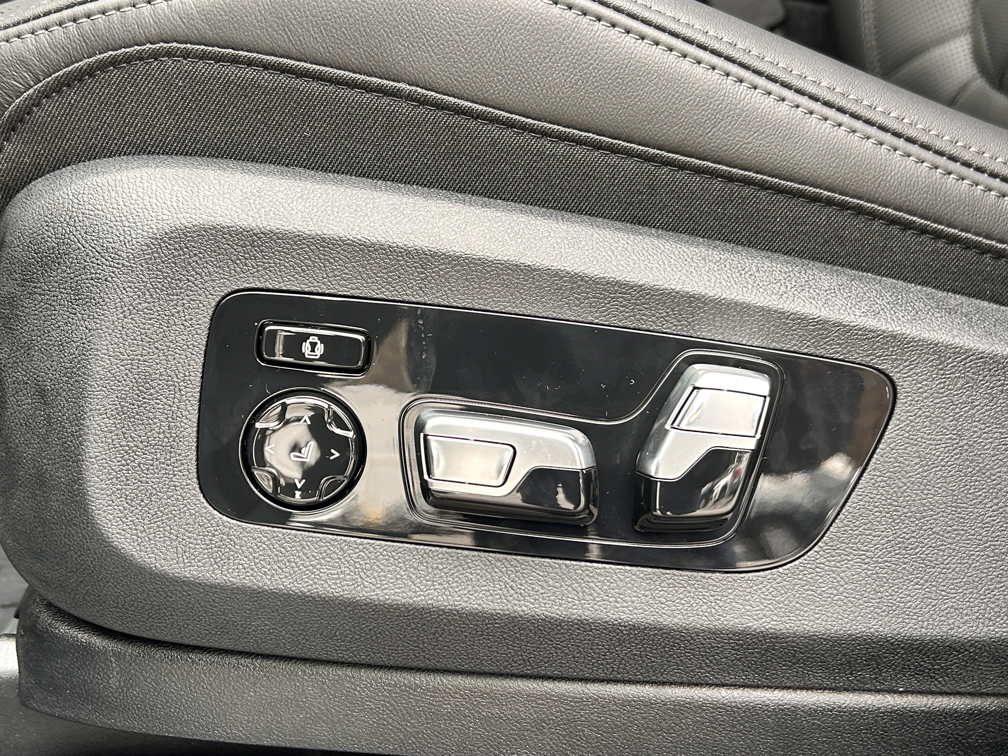 Used 2026 BMW X5 sDrive40i w/ M Sport Package RWD image 28