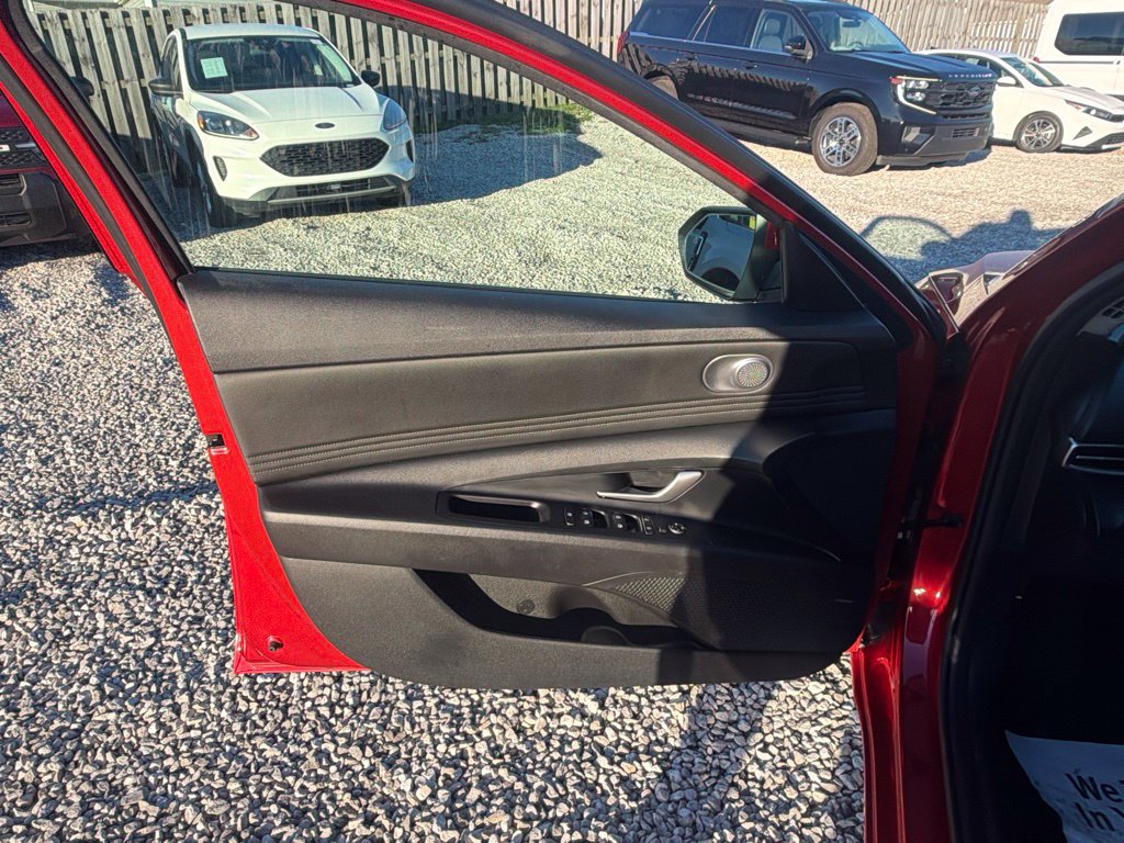 Used 2023 Hyundai Elantra Limited FWD image 26