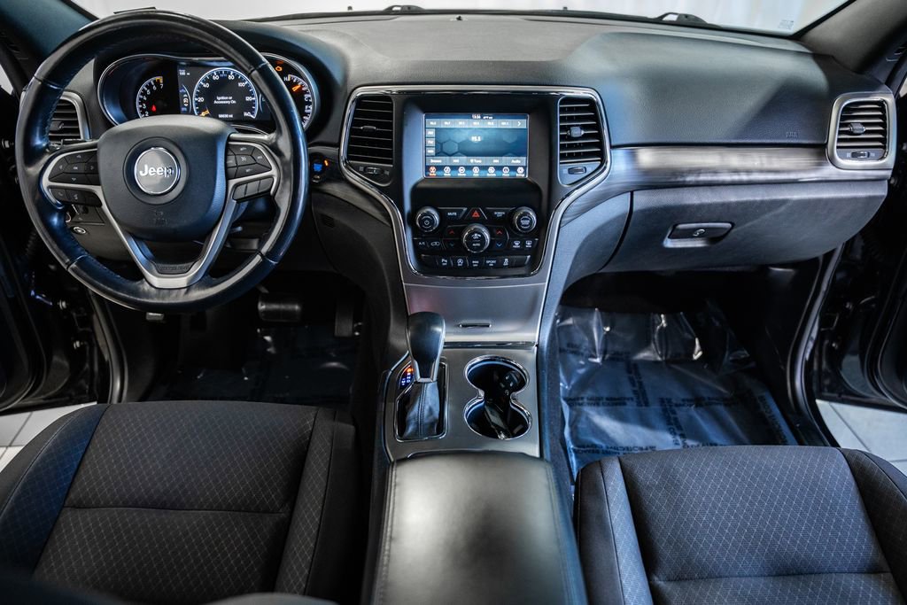 Certified 2019 Jeep Grand Cherokee Laredo w/ Security & Convenience Group image 19