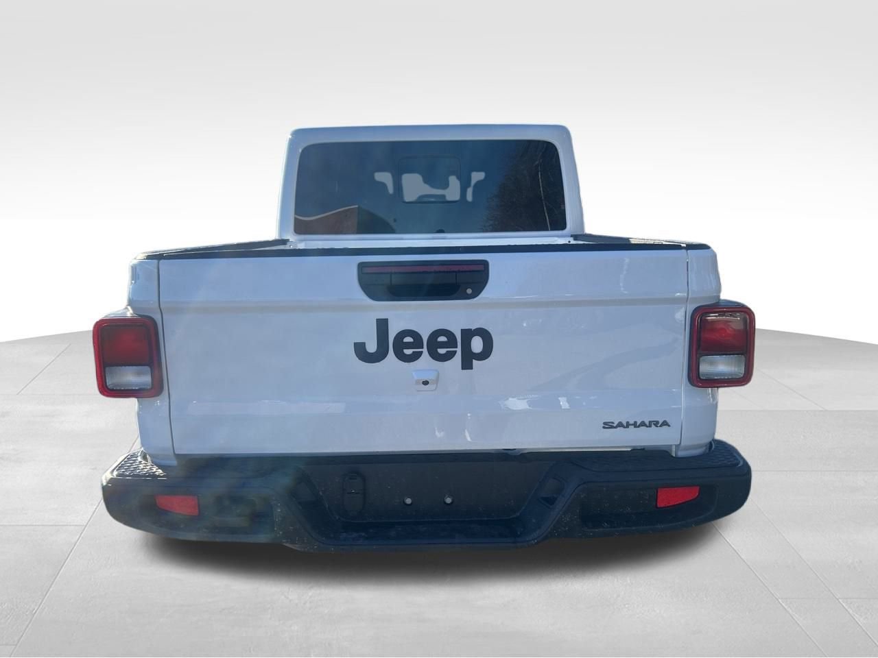 New 2026 Jeep Gladiator Sahara image 4