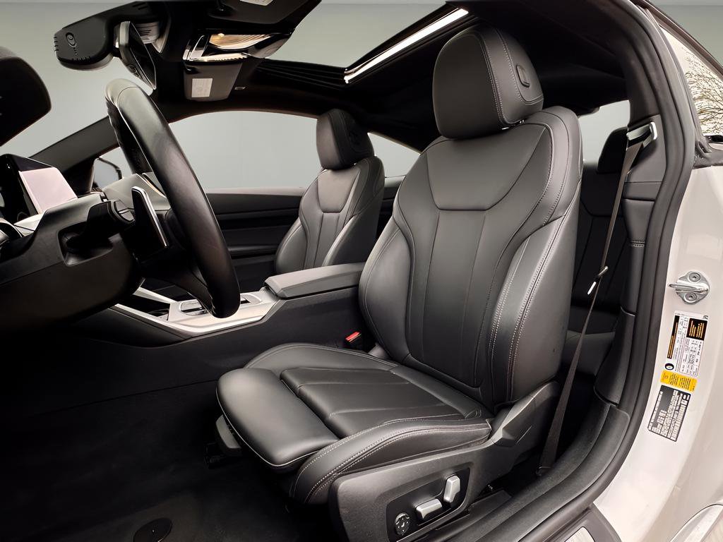 Used 2023 BMW 430i 430i w/ M Sport Package image 9