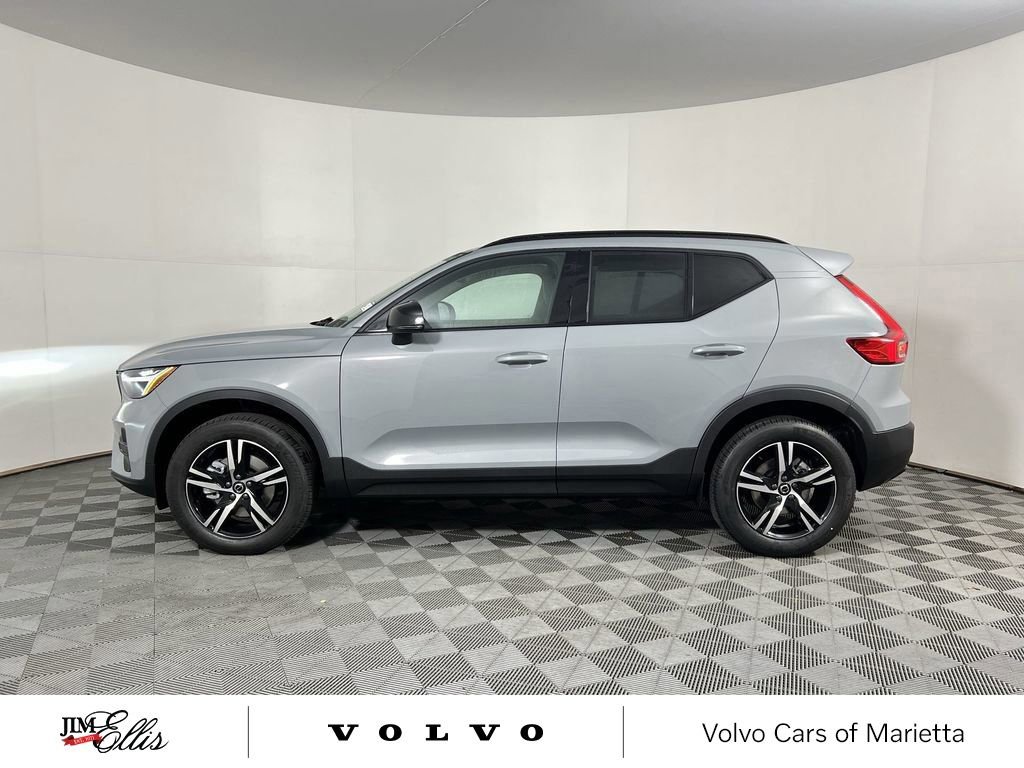 New 2026 Volvo XC40 B4 Core image 5