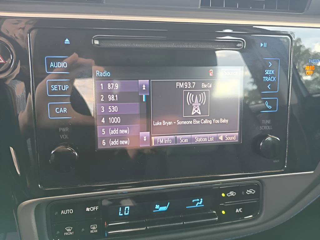 Used 2019 Toyota Corolla SE FWD image 15