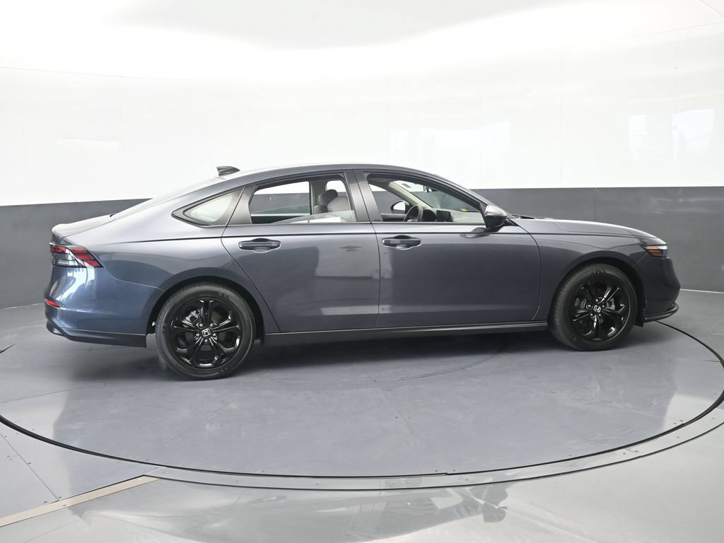 Used 2025 Honda Accord SE image 7