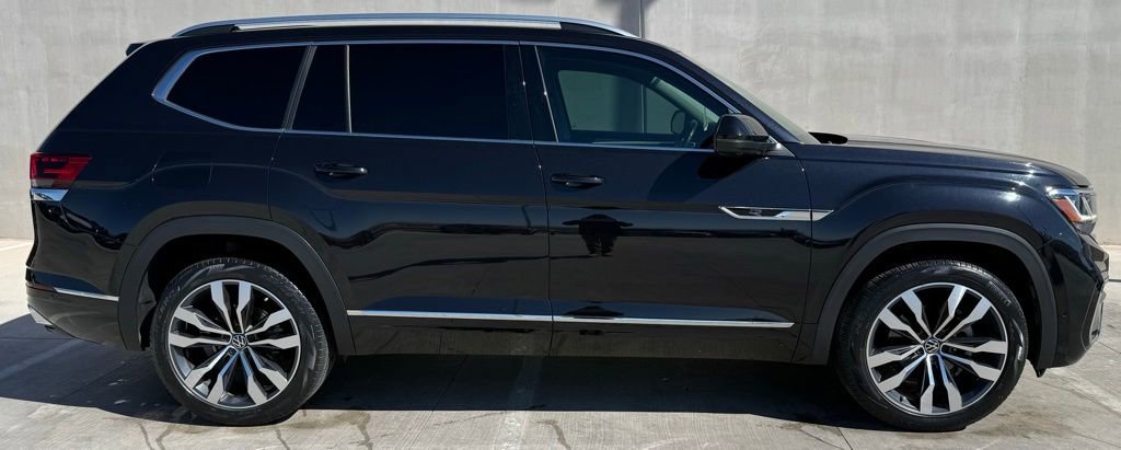 Used 2023 Volkswagen Atlas SEL Premium image 3