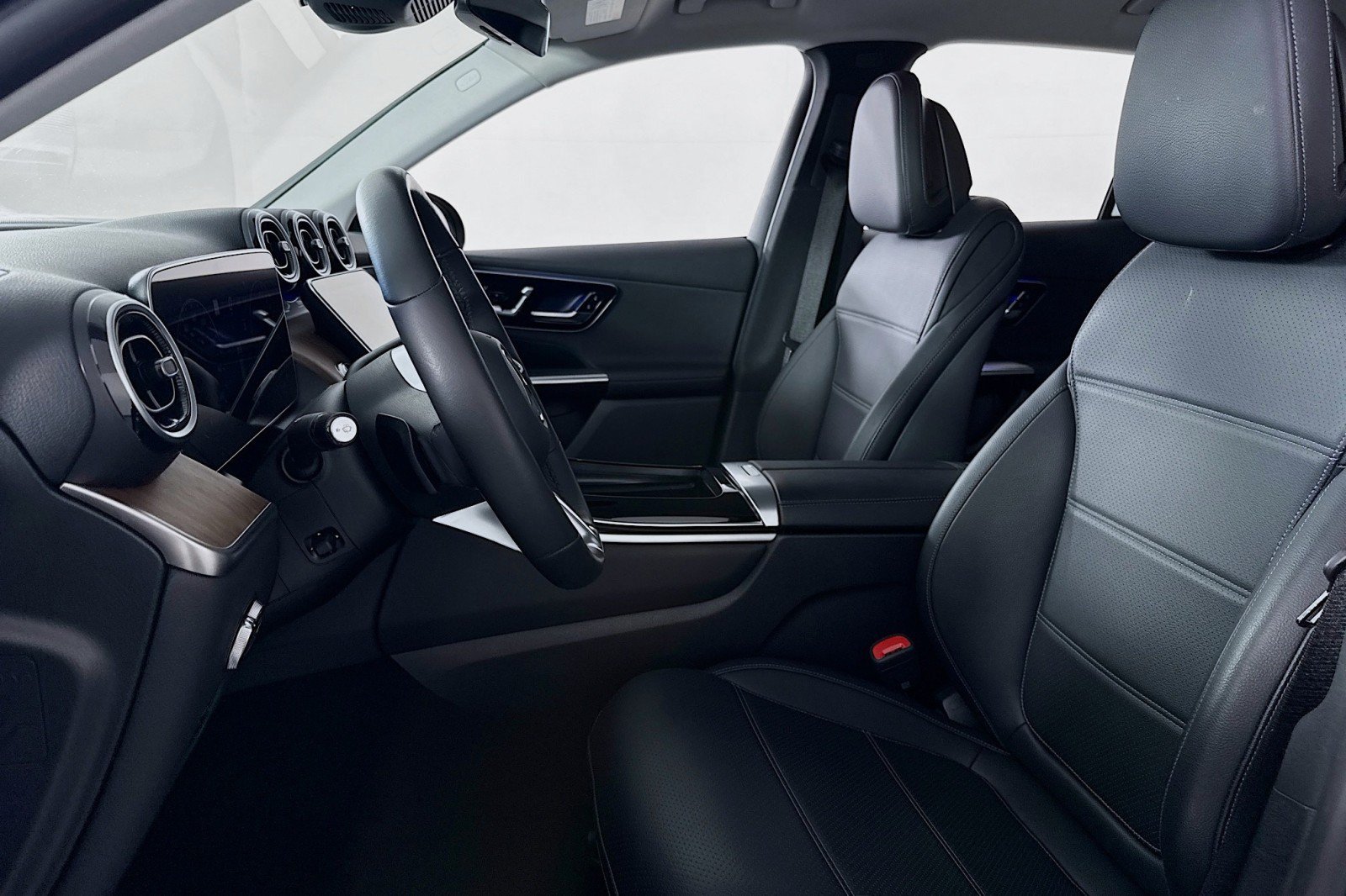 Certified 2025 Mercedes-Benz GLC 350e 4MATIC image 16