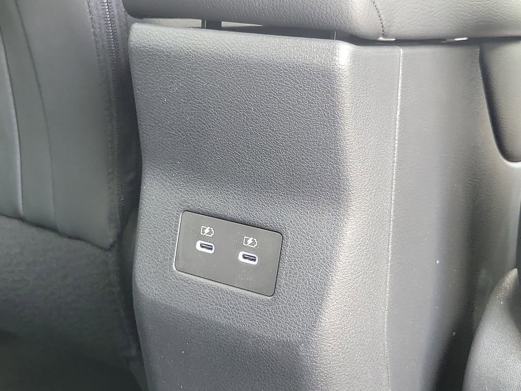 New 2025 Nissan Kicks SR image 14