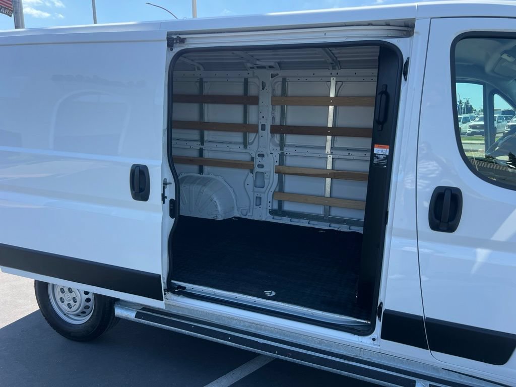 Used 2025 RAM ProMaster 2500 w/ U-Haul Equipment Group FWD image 38