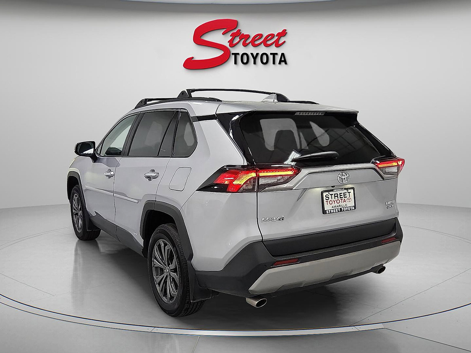 Used 2025 Toyota RAV4 Limited AWD/4WD image 3