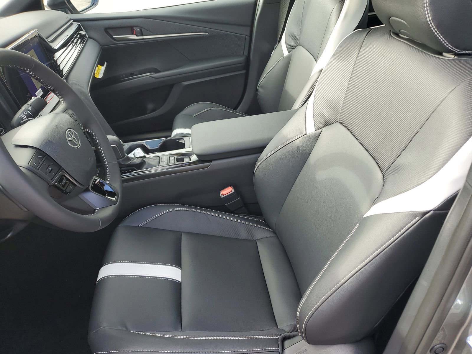 New 2026 Toyota Camry SE w/ Convenience Package FWD image 17