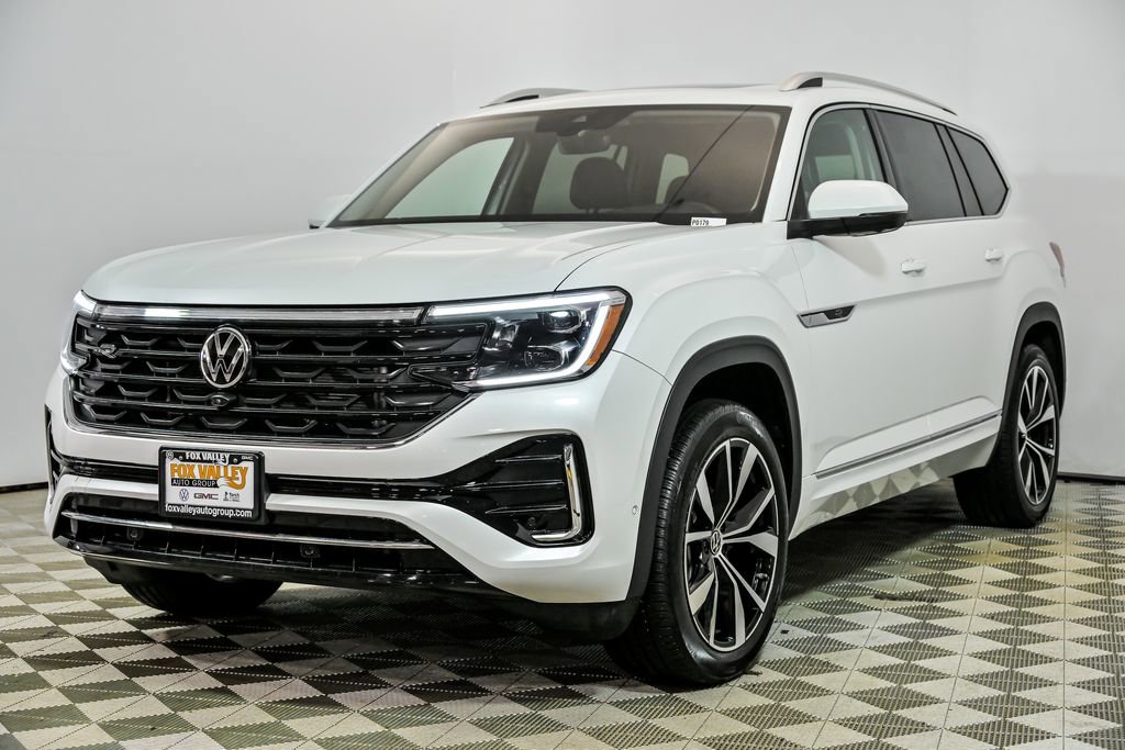 Certified 2025 Volkswagen Atlas SEL Premium R-Line image 4