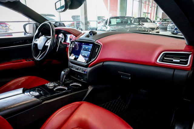 Used 2022 Maserati Ghibli Modena image 27