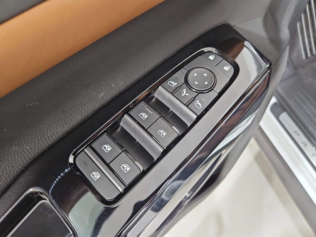 New 2026 Nissan Pathfinder Platinum AWD/4WD image 11