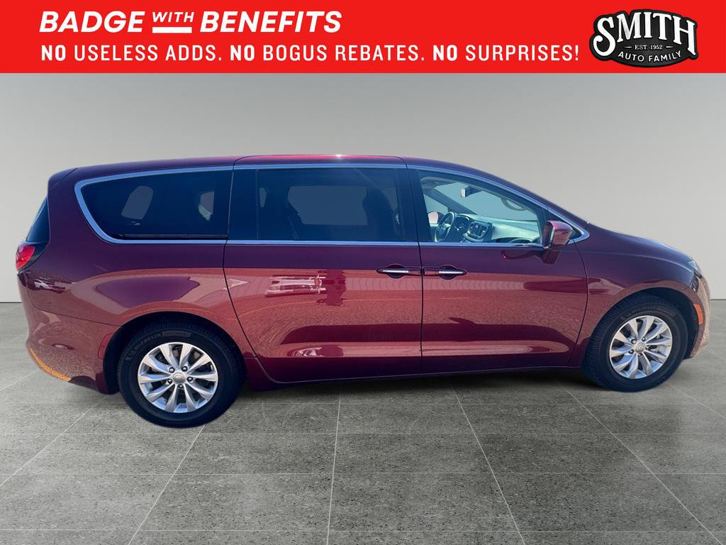 Used 2018 Chrysler Pacifica Touring Plus FWD image 9