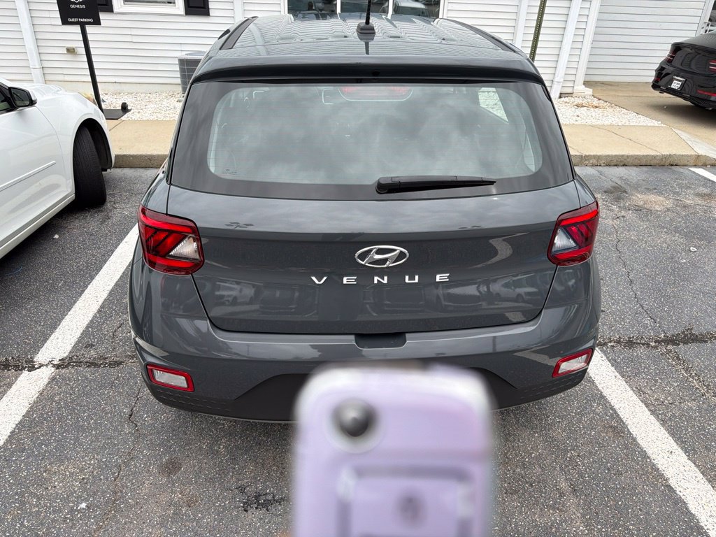 Used 2026 Hyundai Venue SE FWD image 4