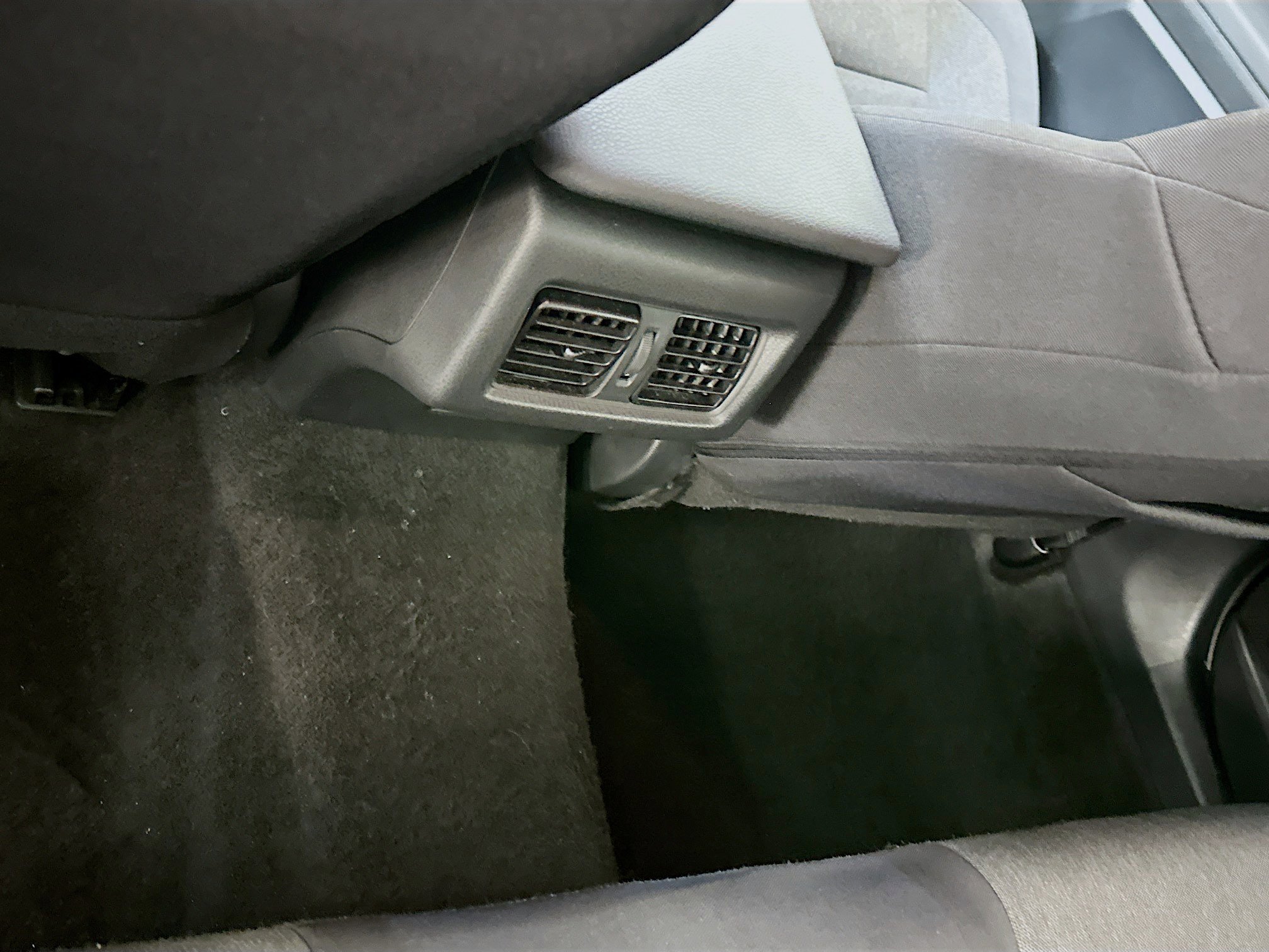 Used 2025 Toyota Camry LE image 28