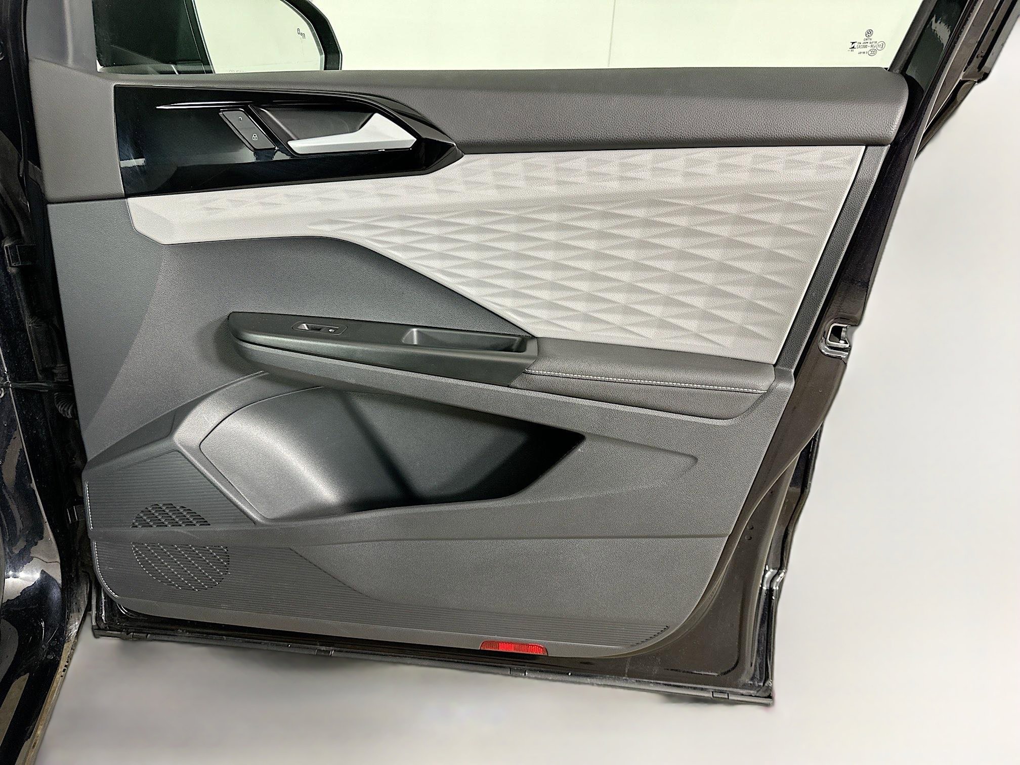 Used 2024 Volkswagen Taos S image 30