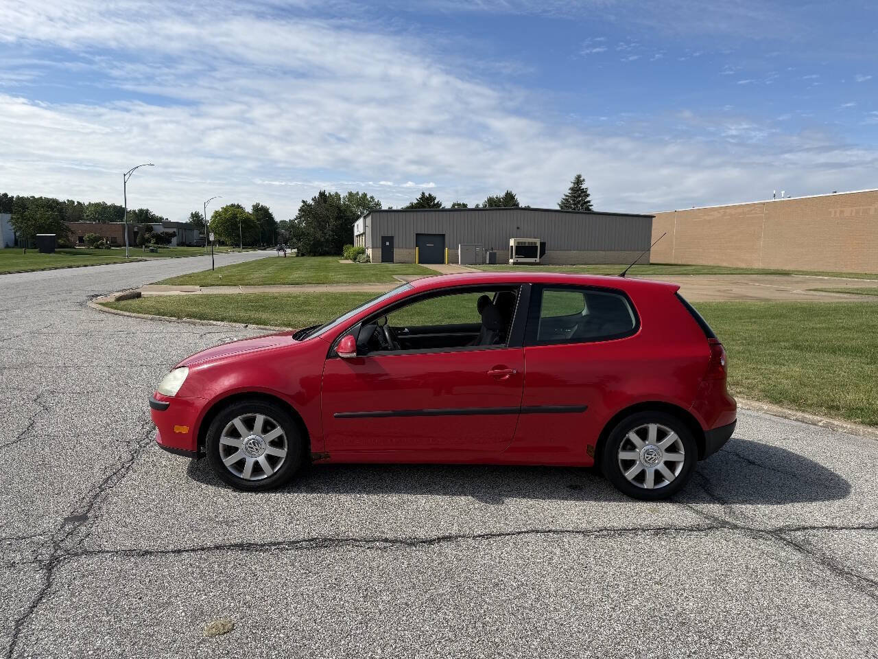 Used 2008 Volkswagen Rabbit S FWD image 2