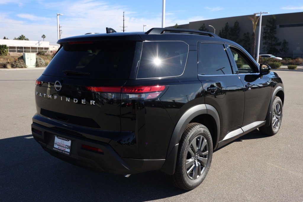 New 2025 Nissan Pathfinder SV w/ Cargo Package image 4