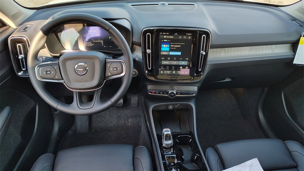 New 2026 Volvo XC40 B5 Plus w/ Climate Package image 12