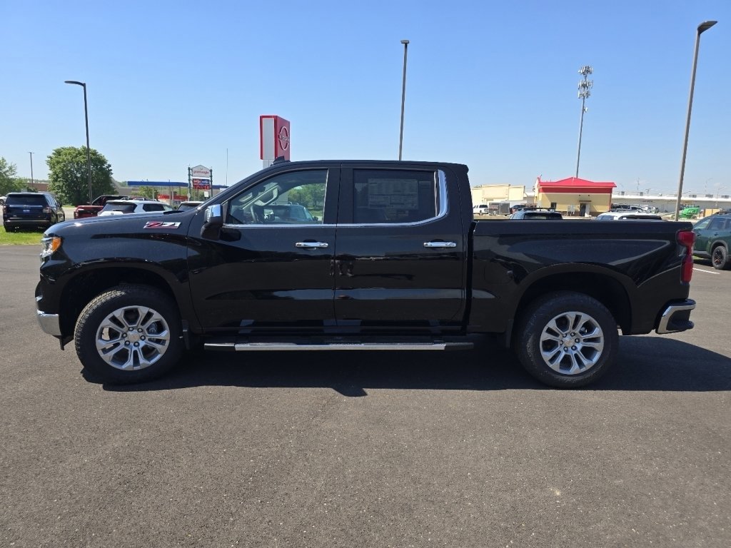 New 2026 Chevrolet Silverado 1500 LTZ w/ LTZ Premium Package AWD/4WD image 14