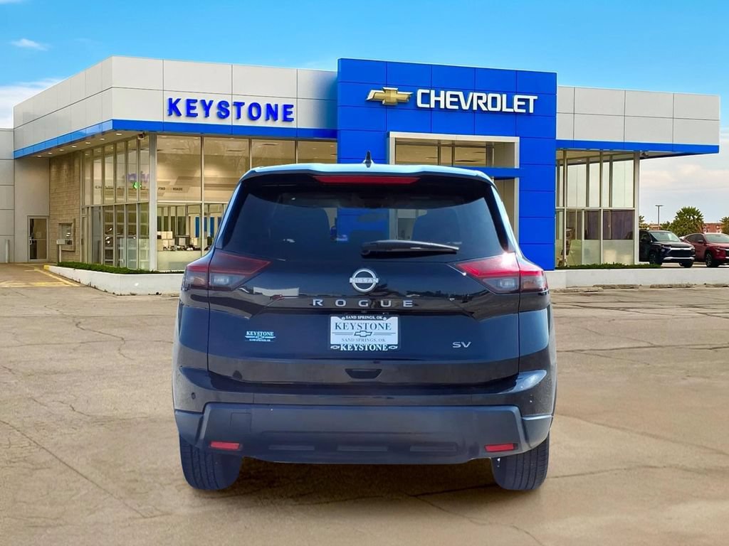 Used 2024 Nissan Rogue SV FWD image 6