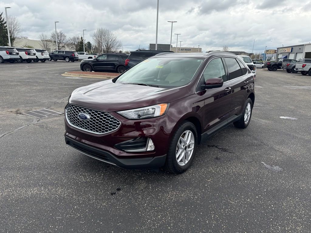 Used 2024 Ford Edge SEL w/ Convenience Package image 9