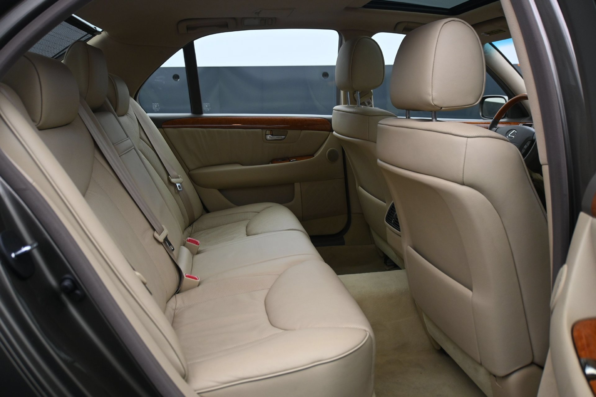 Used 2005 Lexus LS 430 RWD image 14