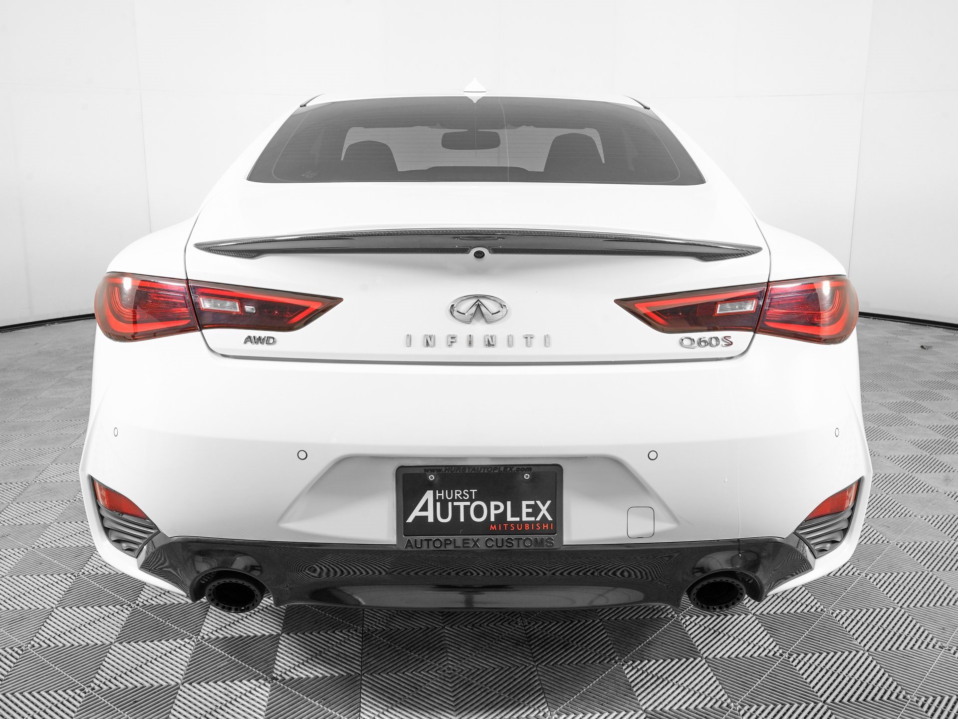 Used 2018 INFINITI Q60 Red Sport 400 w/ Pro Active Package image 6